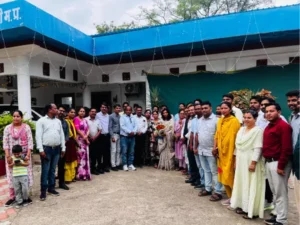 JNV ALUMNI WELCOMES DISTRICT COLLECTOR